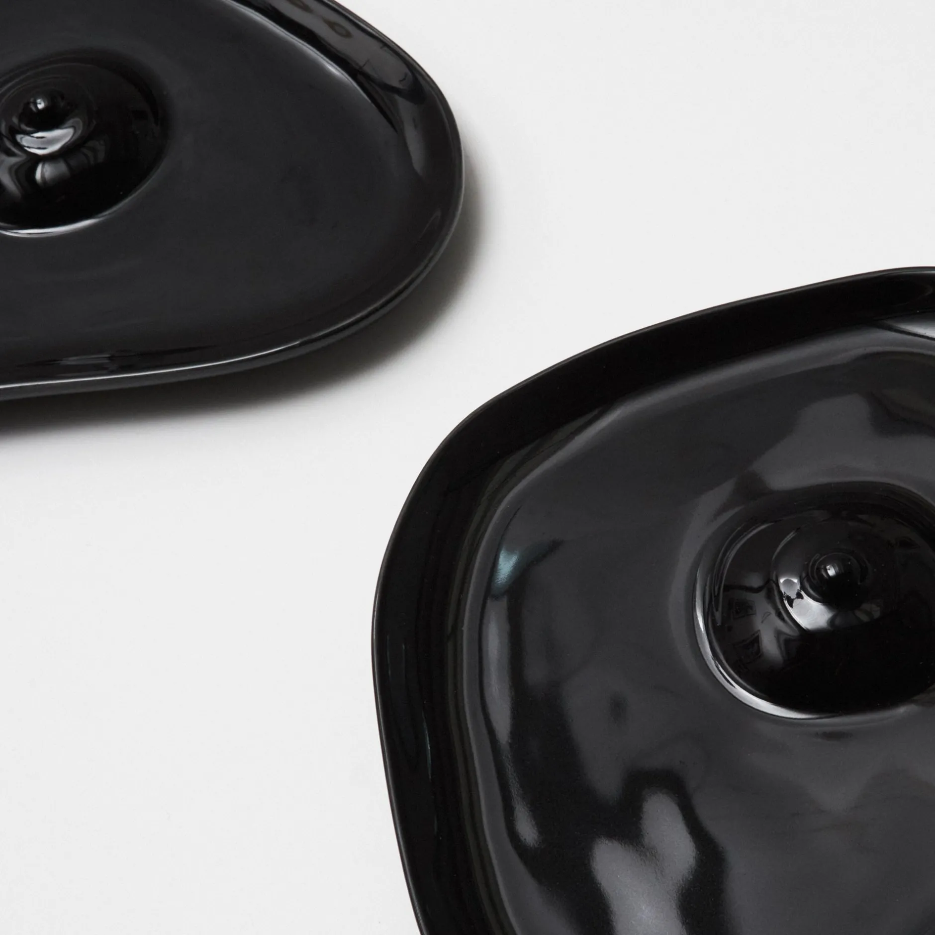 Anissa Kermiche Maison<Assiettes Tatas (Noir Brillant)